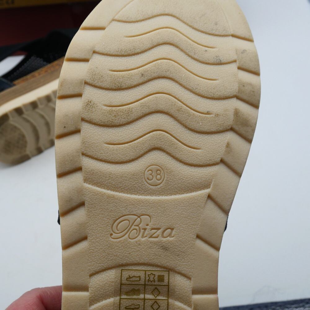 NEW Biza Bree Women's 7-7.5 Black Leather Sandals Size 38 Suede Footbed Open Box - Picture 9 of 10